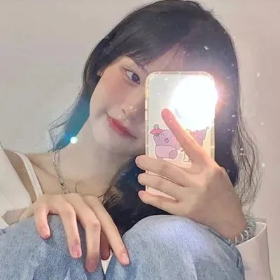 圣洁的艾曼妞