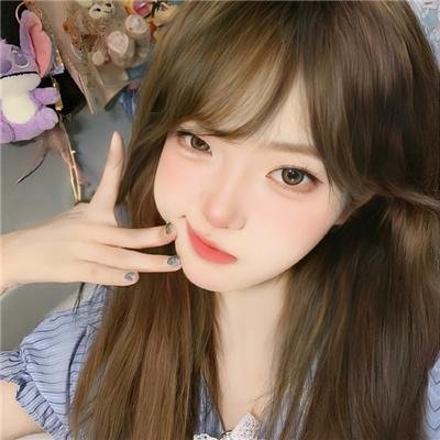 泳池怪诞